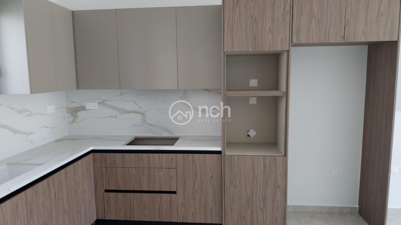 https://cache.vooxee.com/adverts/01/0d/010dlp8g79zkcb47sckhvfcn.jpg