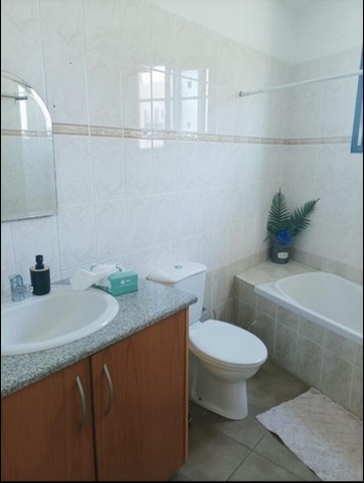https://cache.vooxee.com/adverts/01/2x/012xc976ipd0whi0dsnxsh4p.jpg