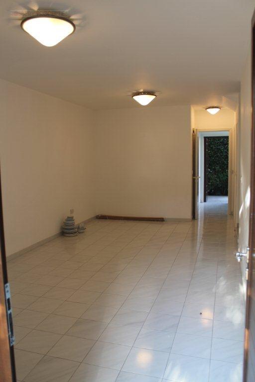 https://cache.vooxee.com/adverts/01/36/0136zbn3bgrnh395kikpoj04.jpg