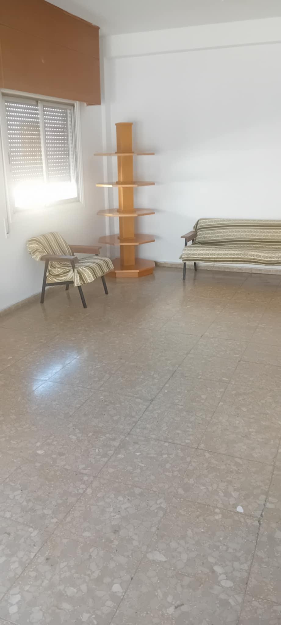 https://cache.vooxee.com/adverts/01/47/0147fvzk8zloly9lsigqbtcl.jpg