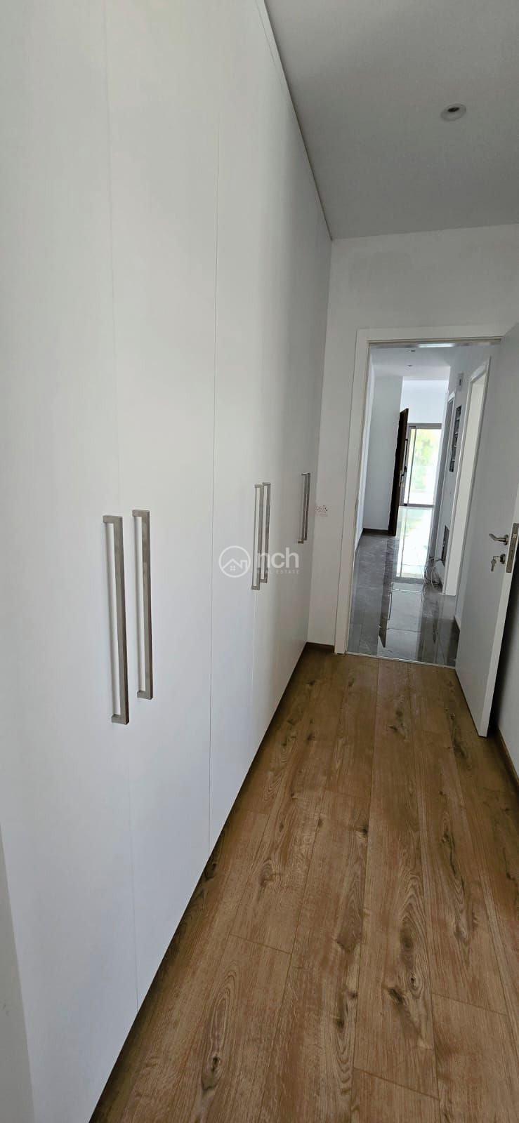 https://cache.vooxee.com/adverts/01/4q/014qba9aufx2yr4xi8fgq0y5.jpg