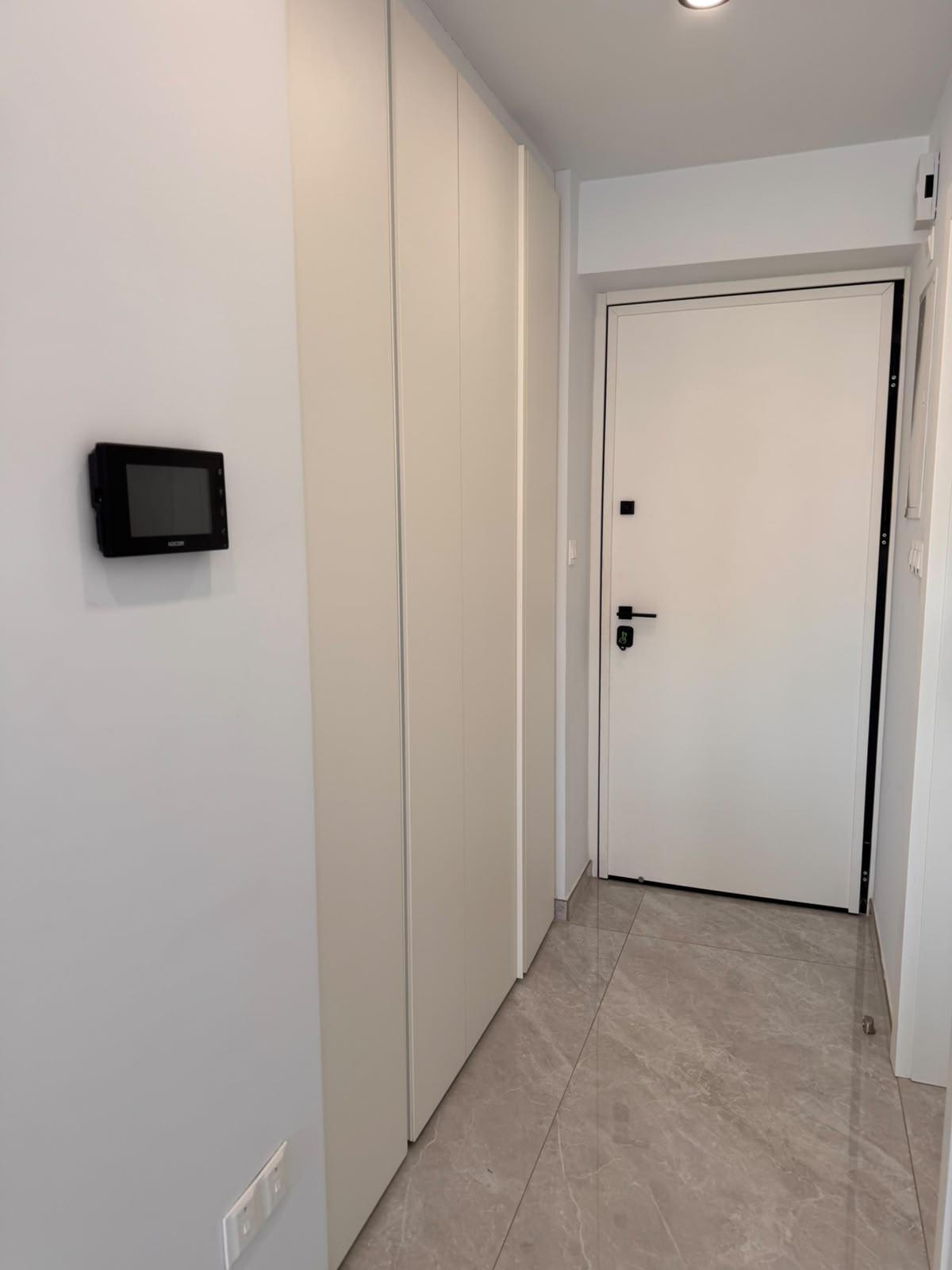 https://cache.vooxee.com/adverts/01/7d/017d1phk1egt37lg4lwvyz87.jpg