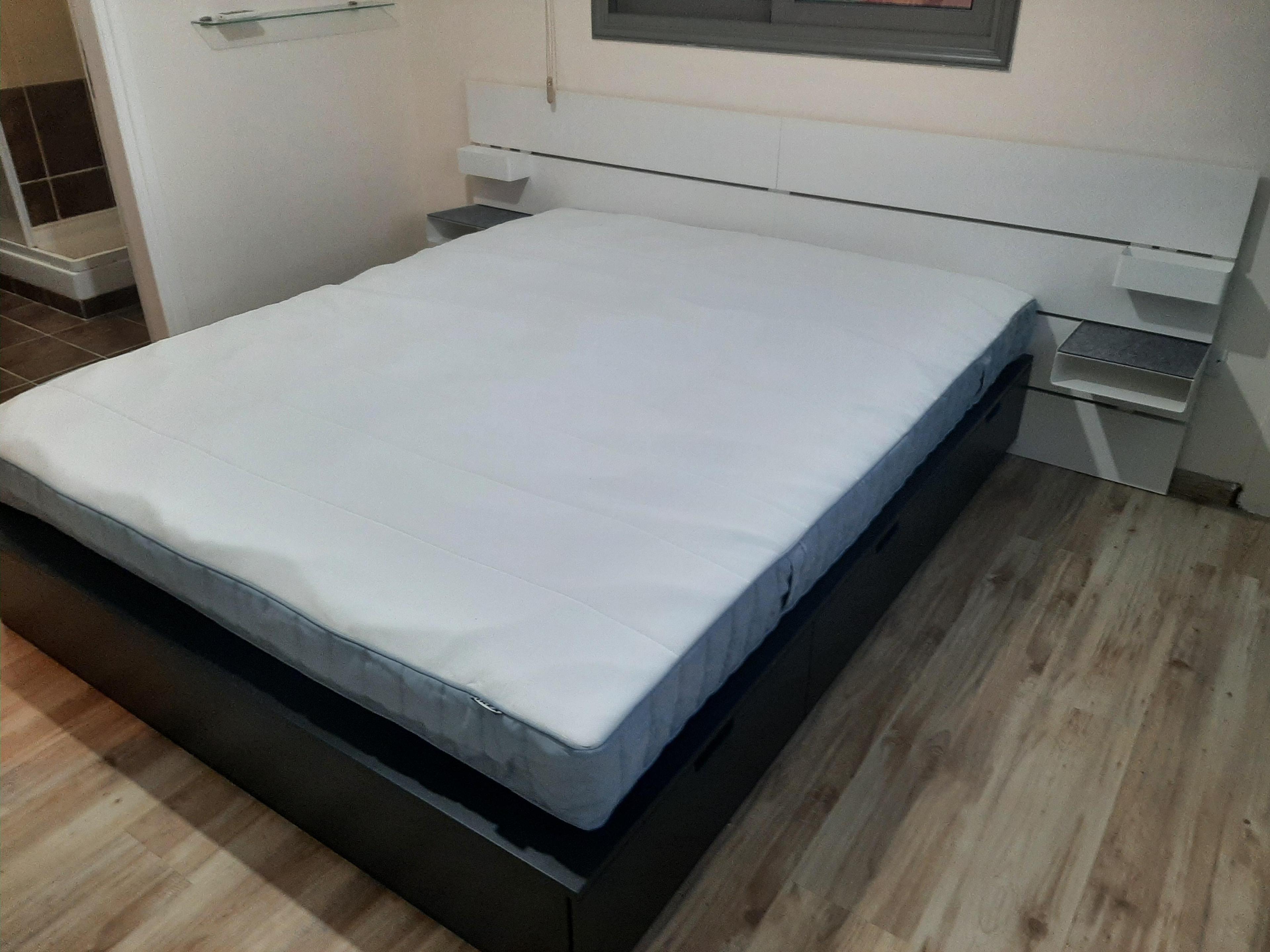 https://cache.vooxee.com/adverts/01/8f/018fj5ge698xgw0xse04mmx7.jpg