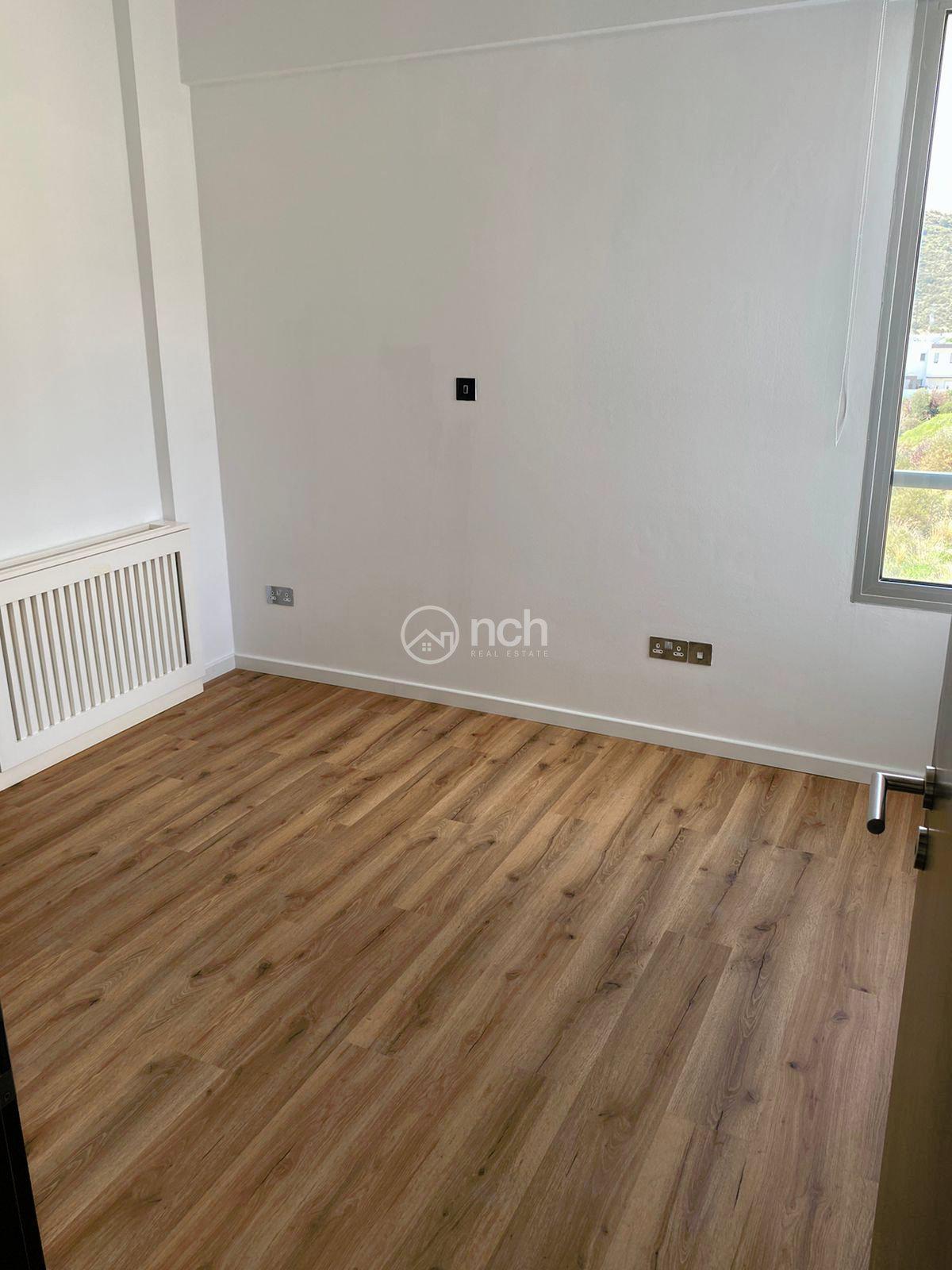 https://cache.vooxee.com/adverts/01/92/0192hqhg3nj6j7ops1djdvwb.jpg