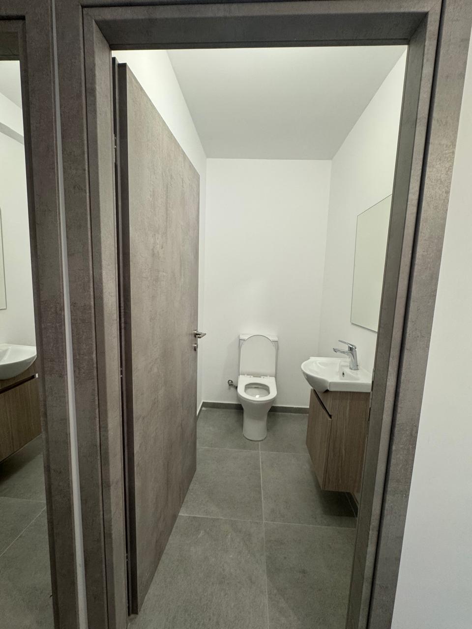 https://cache.vooxee.com/adverts/01/ag/01agvd7kj2nl9l0z88jfm4c2.jpg