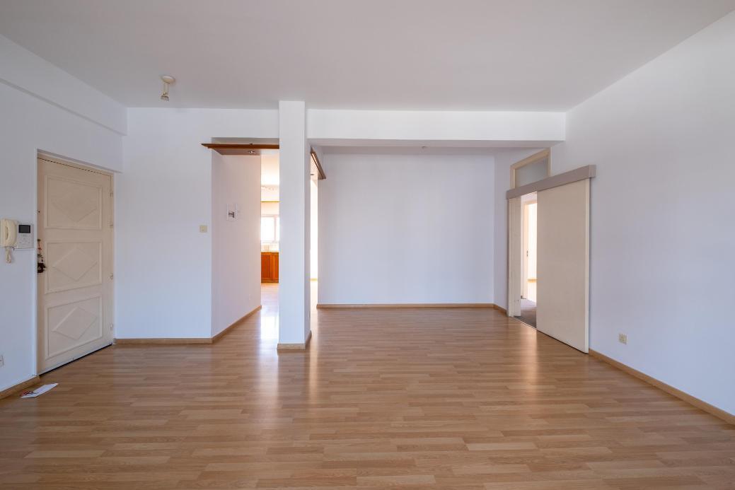 https://cache.vooxee.com/adverts/01/b0/01b09te6oyj8ts1vczlae4i8.jpg