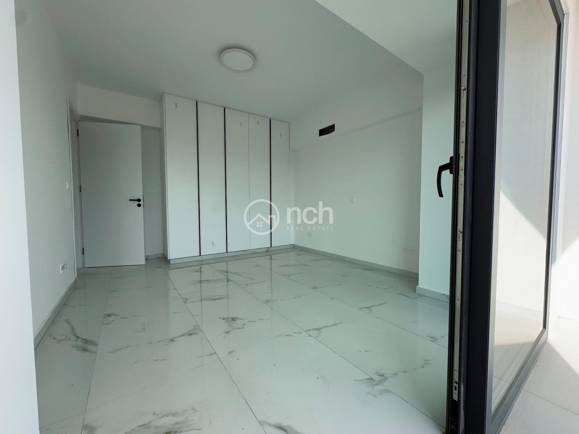 https://cache.vooxee.com/adverts/01/f4/01f46artuql8rcf69tvgtlt2.jpg