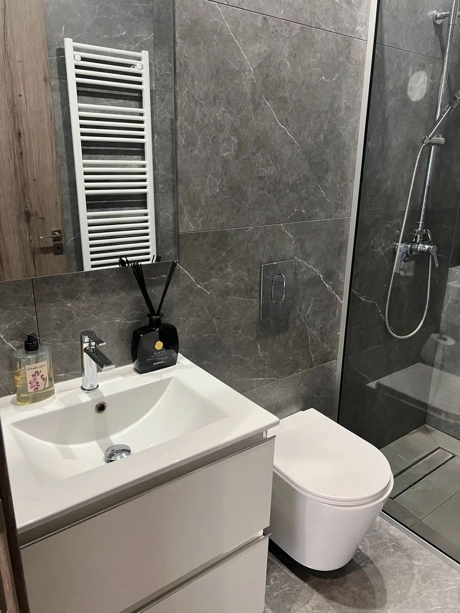 https://cache.vooxee.com/adverts/01/fb/01fbt58tllbshowgkmi48wx9.jpg