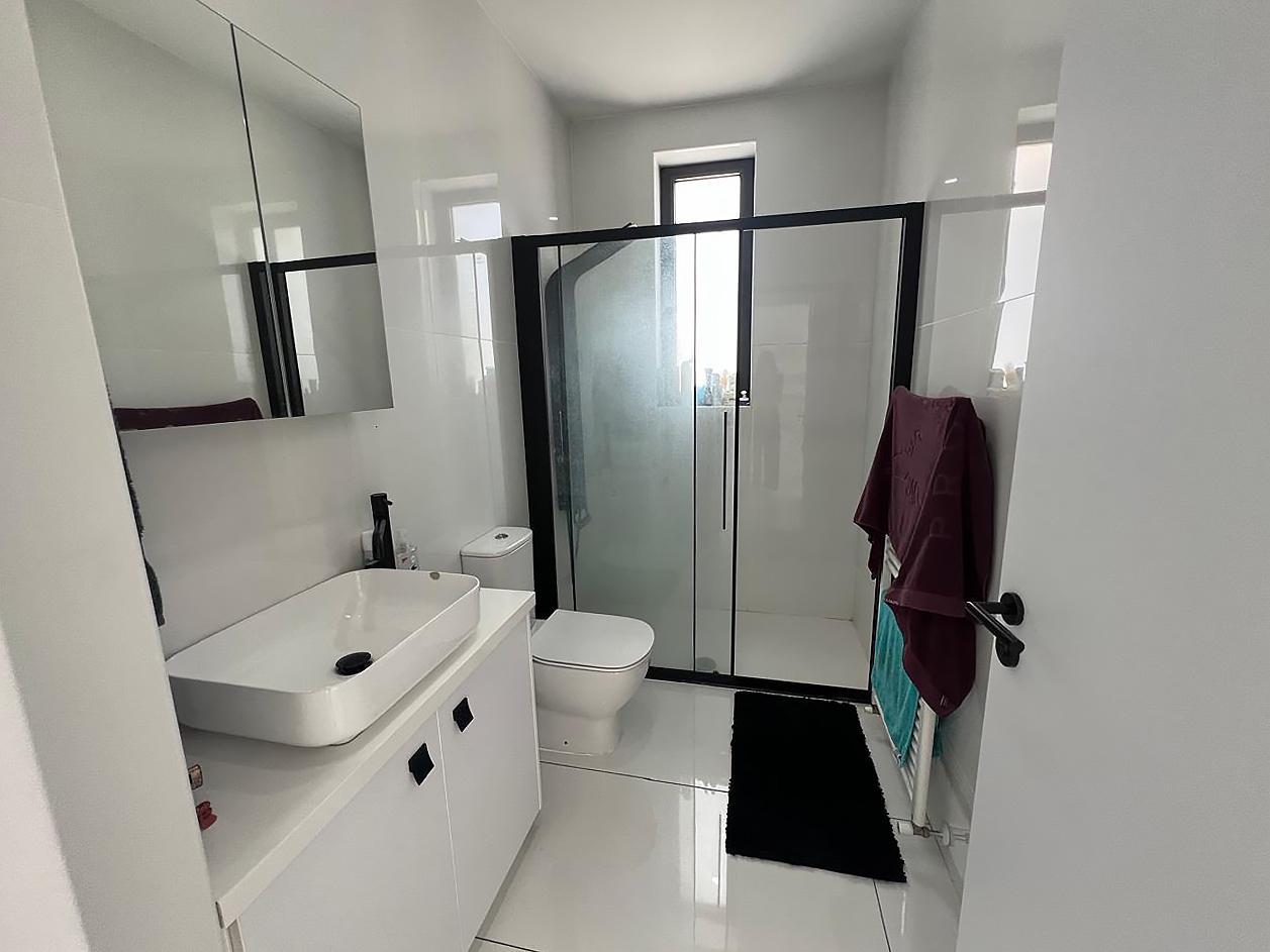 https://cache.vooxee.com/adverts/01/fg/01fghaun5nyc9sck4lth1aua.jpg