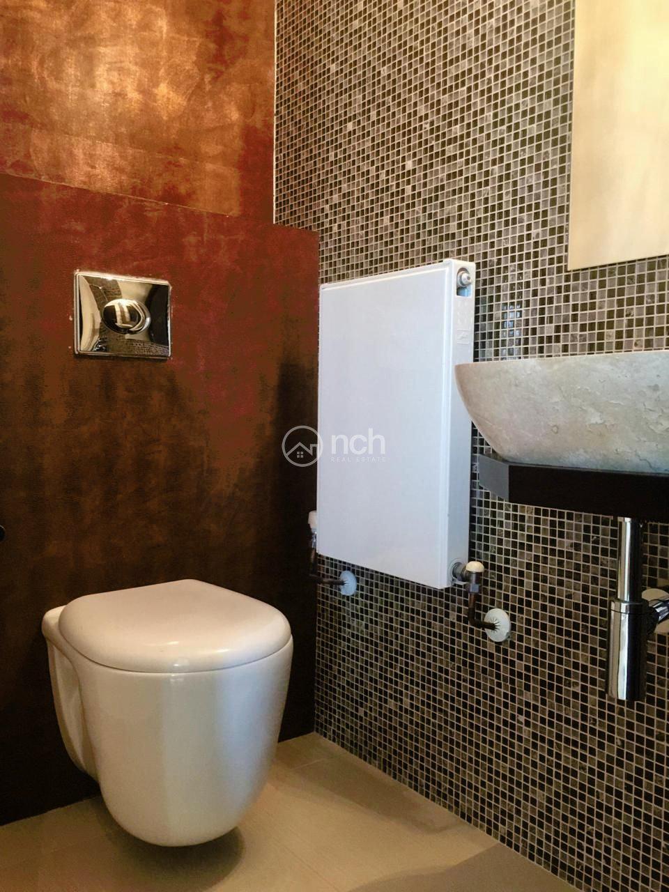 https://cache.vooxee.com/adverts/01/g6/01g6bck8j202vagccslmfgho.jpg