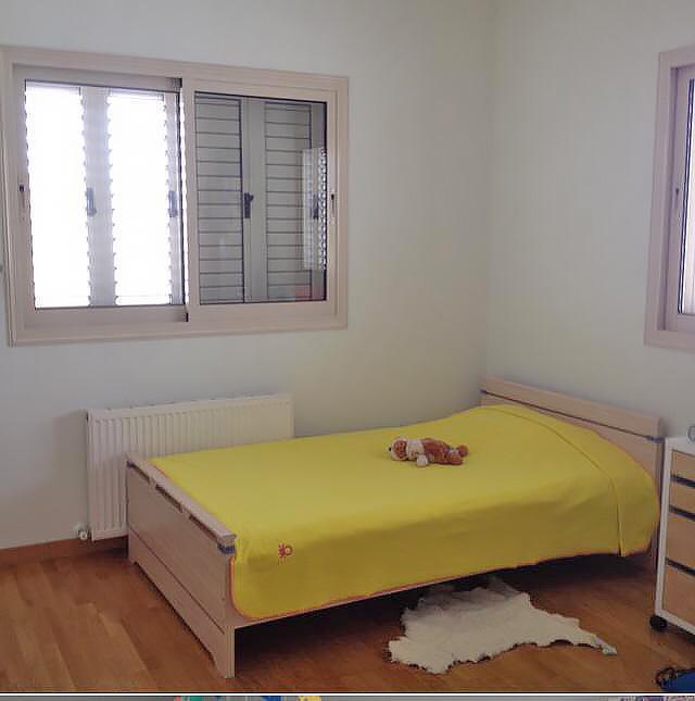 https://cache.vooxee.com/adverts/01/gc/01gclnve3h73ntouiczknva3.jpg