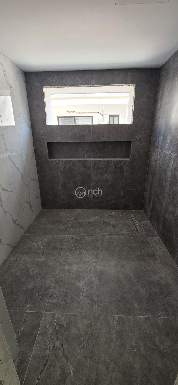 https://cache.vooxee.com/adverts/01/h5/01h50emvhce2kdtc3b3mezxh.jpg