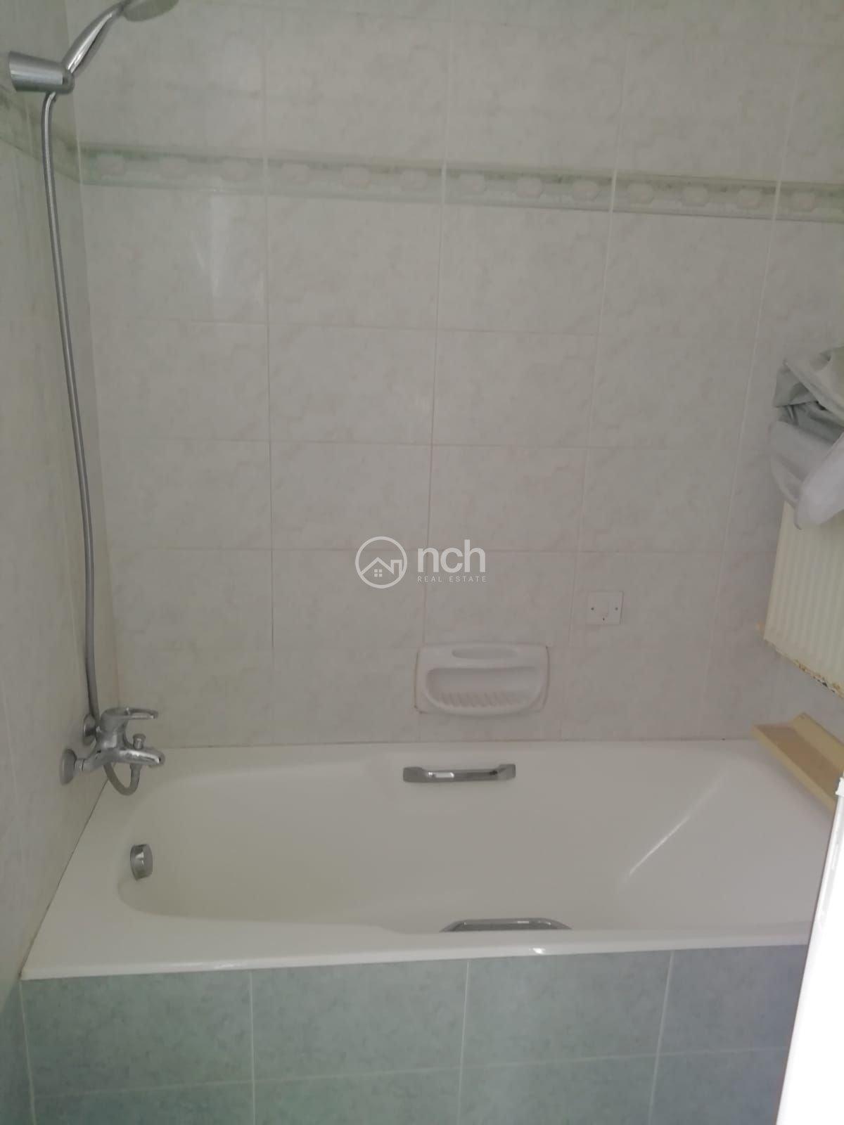 https://cache.vooxee.com/adverts/01/hh/01hh1a6tnrcif3oorz6ueel9.jpg