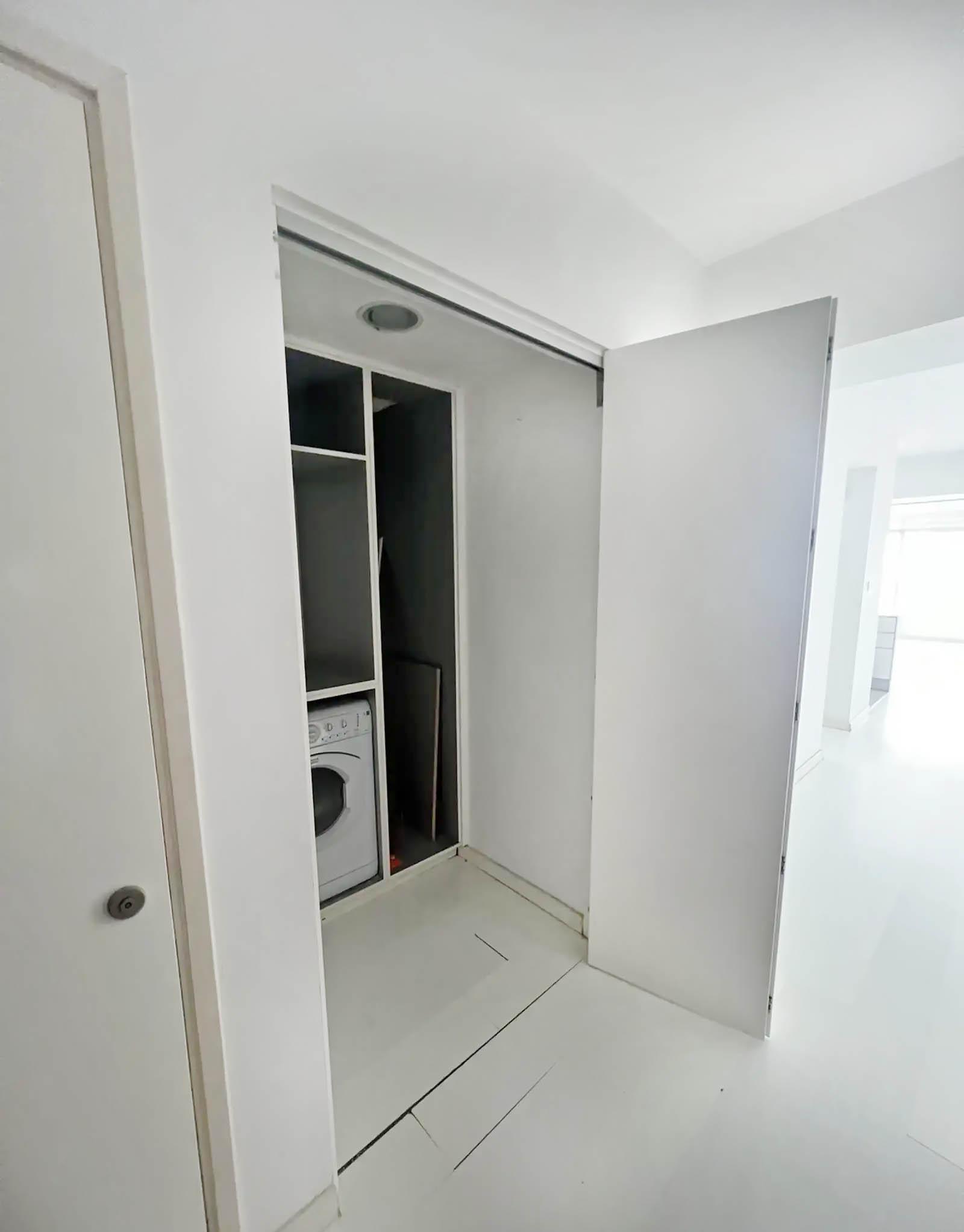 https://cache.vooxee.com/adverts/01/j3/01j3cuugomh1qwd89hifl5bk.jpg