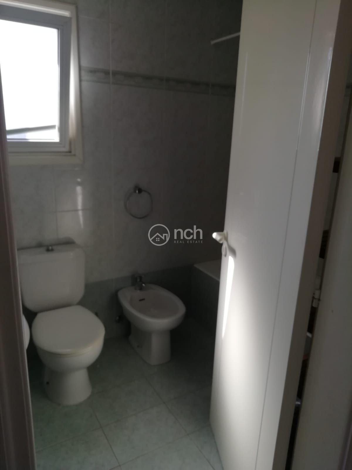 https://cache.vooxee.com/adverts/01/ji/01ji2m82lvr6dljwobjqcn2f.jpg