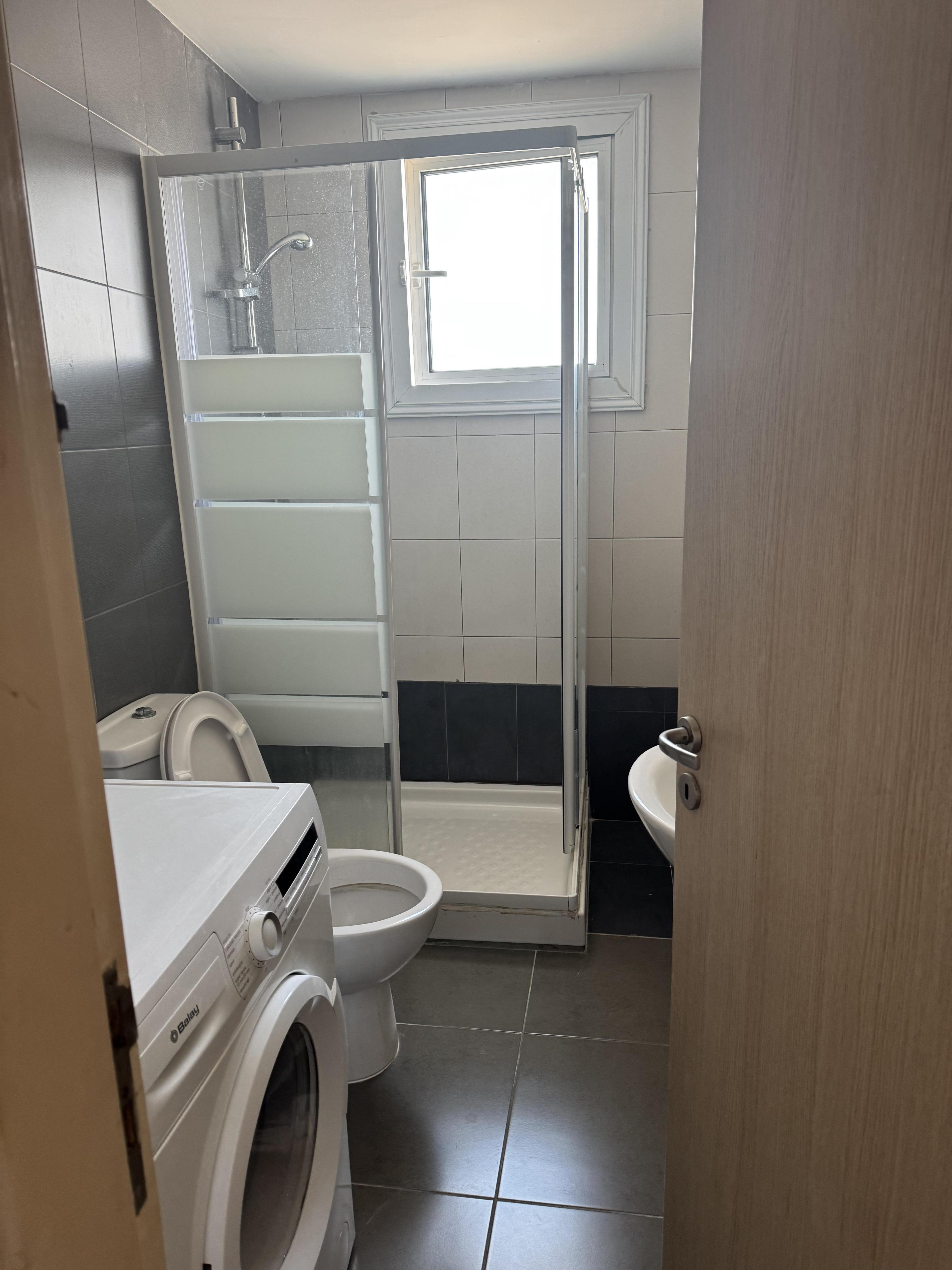 https://cache.vooxee.com/adverts/01/kb/01kbrnkofh1ztb1eiadnlw60.jpg