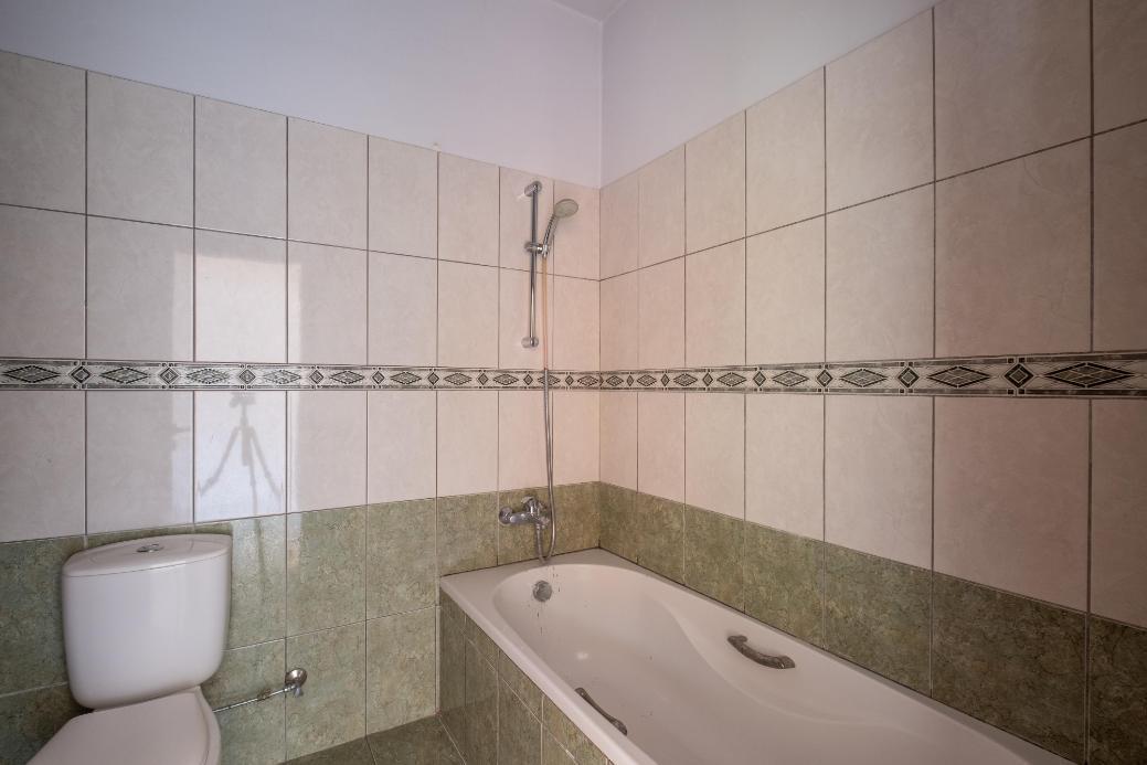 https://cache.vooxee.com/adverts/01/l6/01l6fqj4f1v7eov8t0ud4vtm.jpg