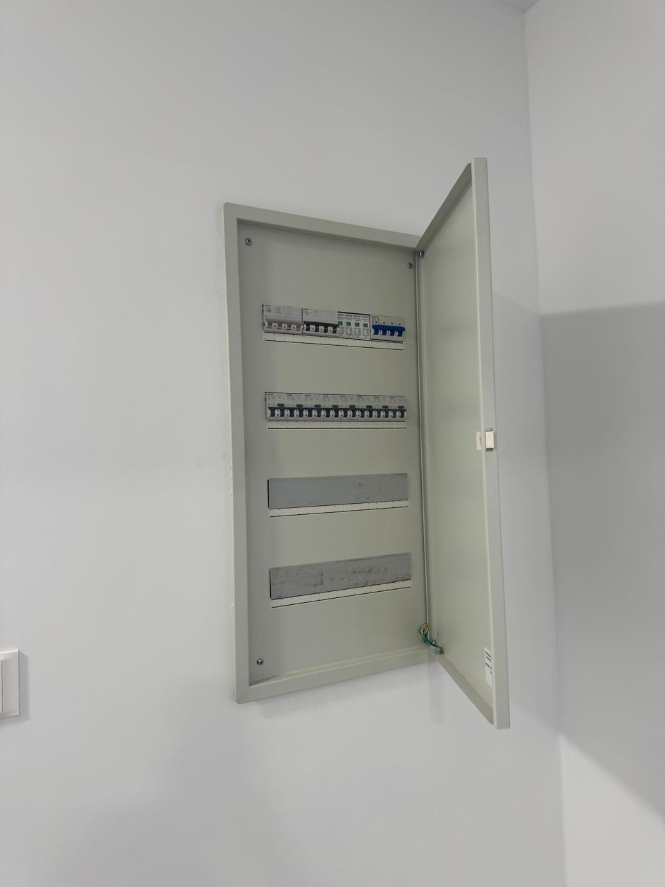 https://cache.vooxee.com/adverts/01/p3/01p3llzz5vrtoupbn36zzkou.jpg