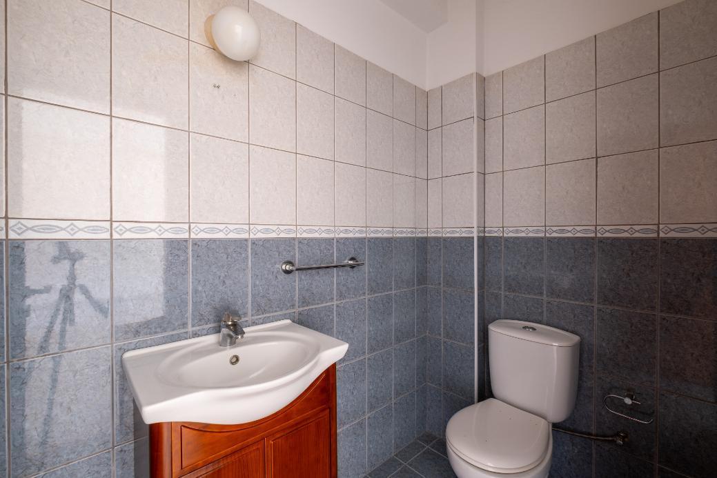https://cache.vooxee.com/adverts/01/r3/01r32ze1e54dl88ynnpdr2tb.jpg