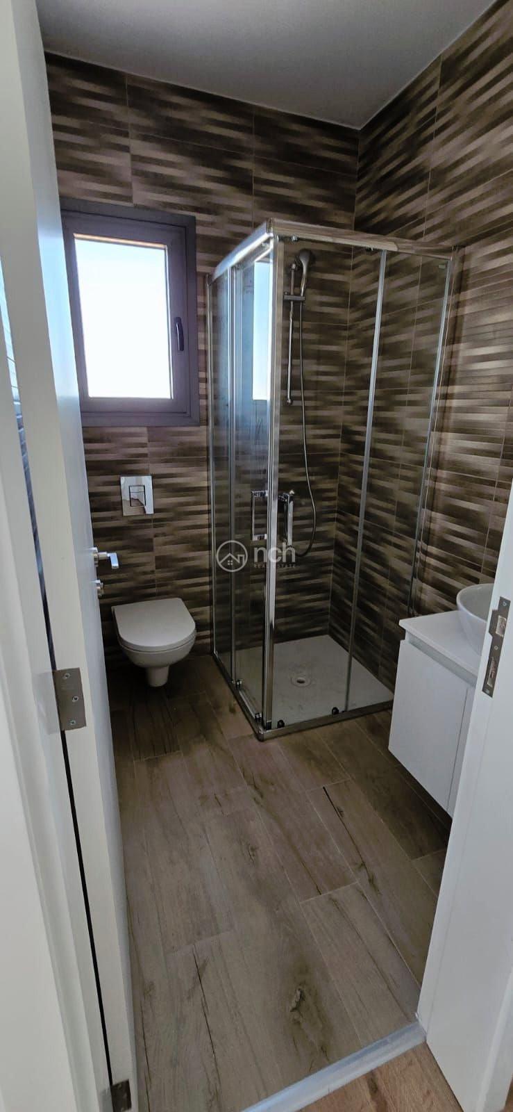 https://cache.vooxee.com/adverts/01/s7/01s78kyh1s2dow47qtwa0q51.jpg