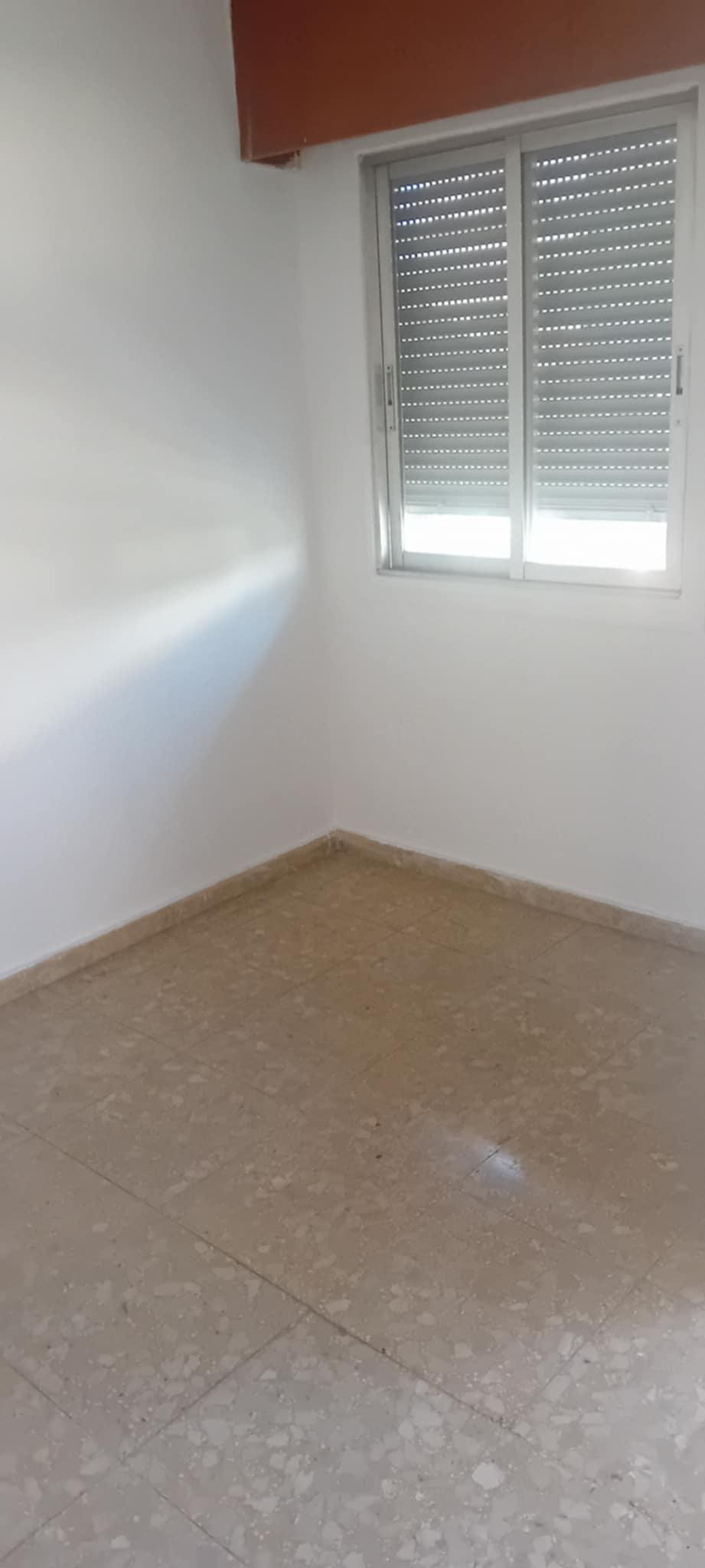 https://cache.vooxee.com/adverts/01/t1/01t1v5w2rqn6pqfxcnoauvy9.jpg