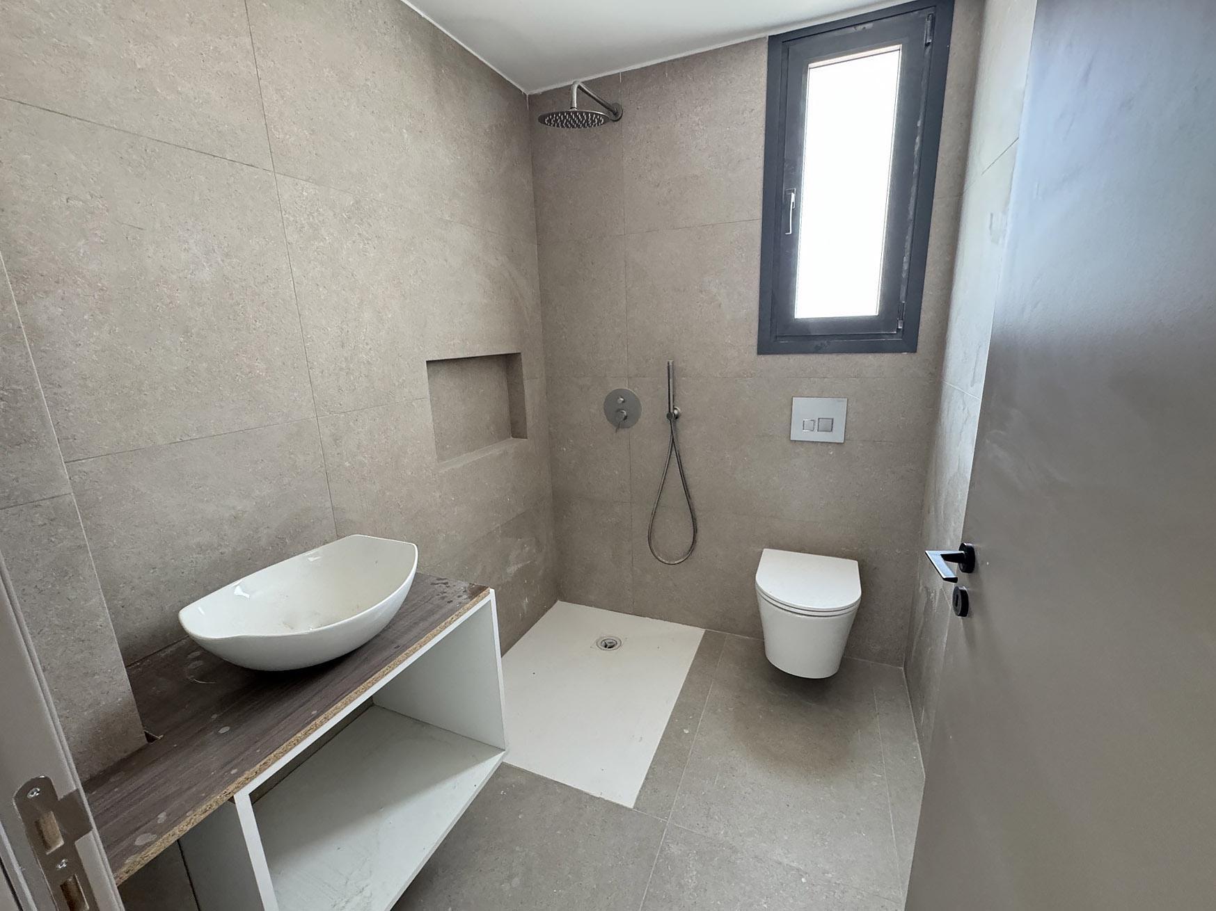 https://cache.vooxee.com/adverts/01/up/01upzdsyxaomr4d2k2px64g4.jpg