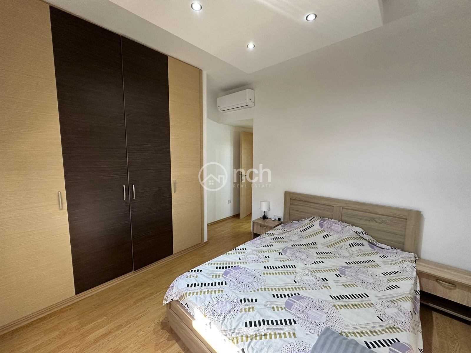 https://cache.vooxee.com/adverts/01/xm/01xmhw2y6kuge87ajt5pkapm.jpg