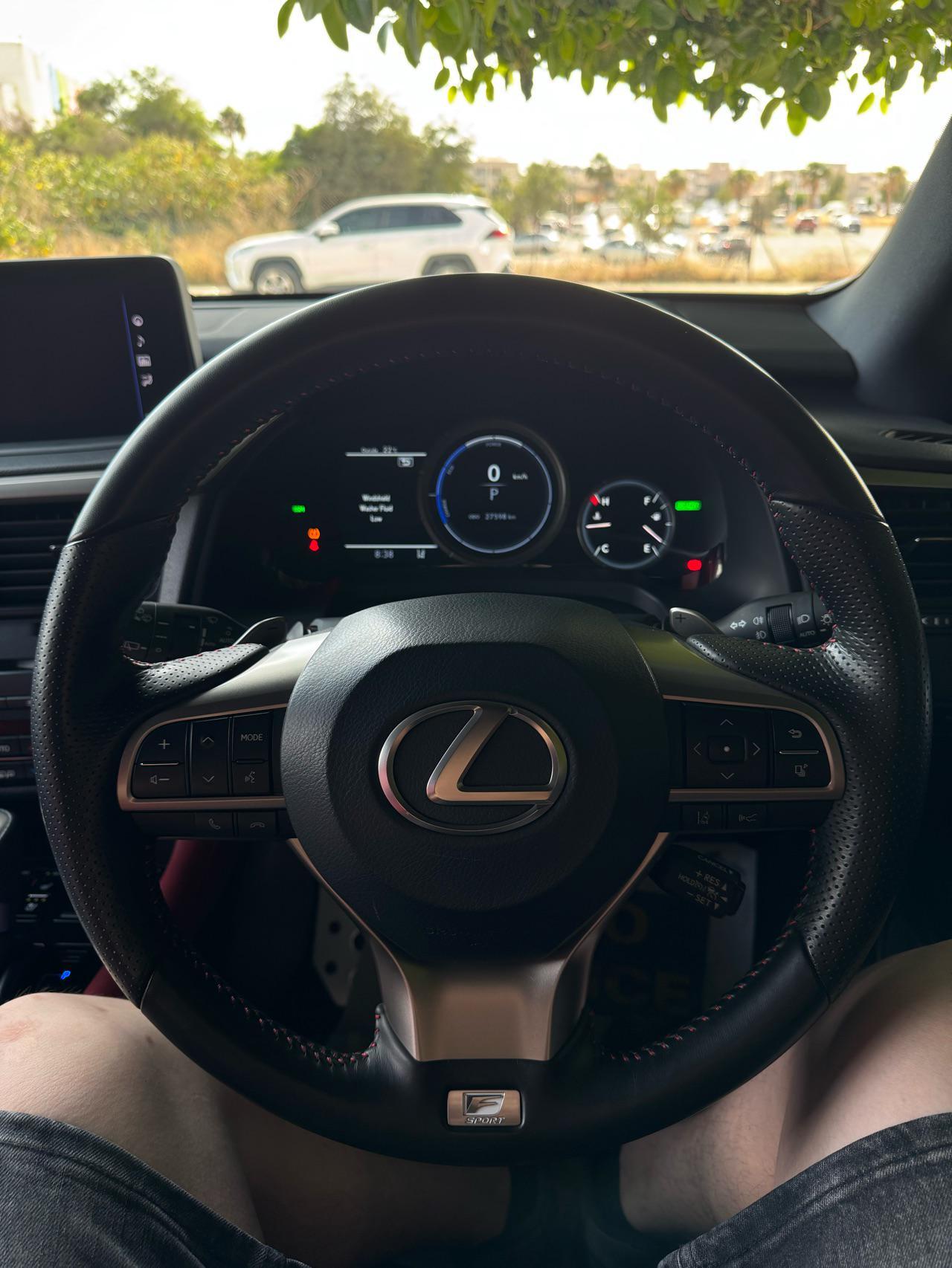 https://cache.vooxee.com/adverts/01/z2/01z2f2icyq1o69hh6e1bguql.jpg