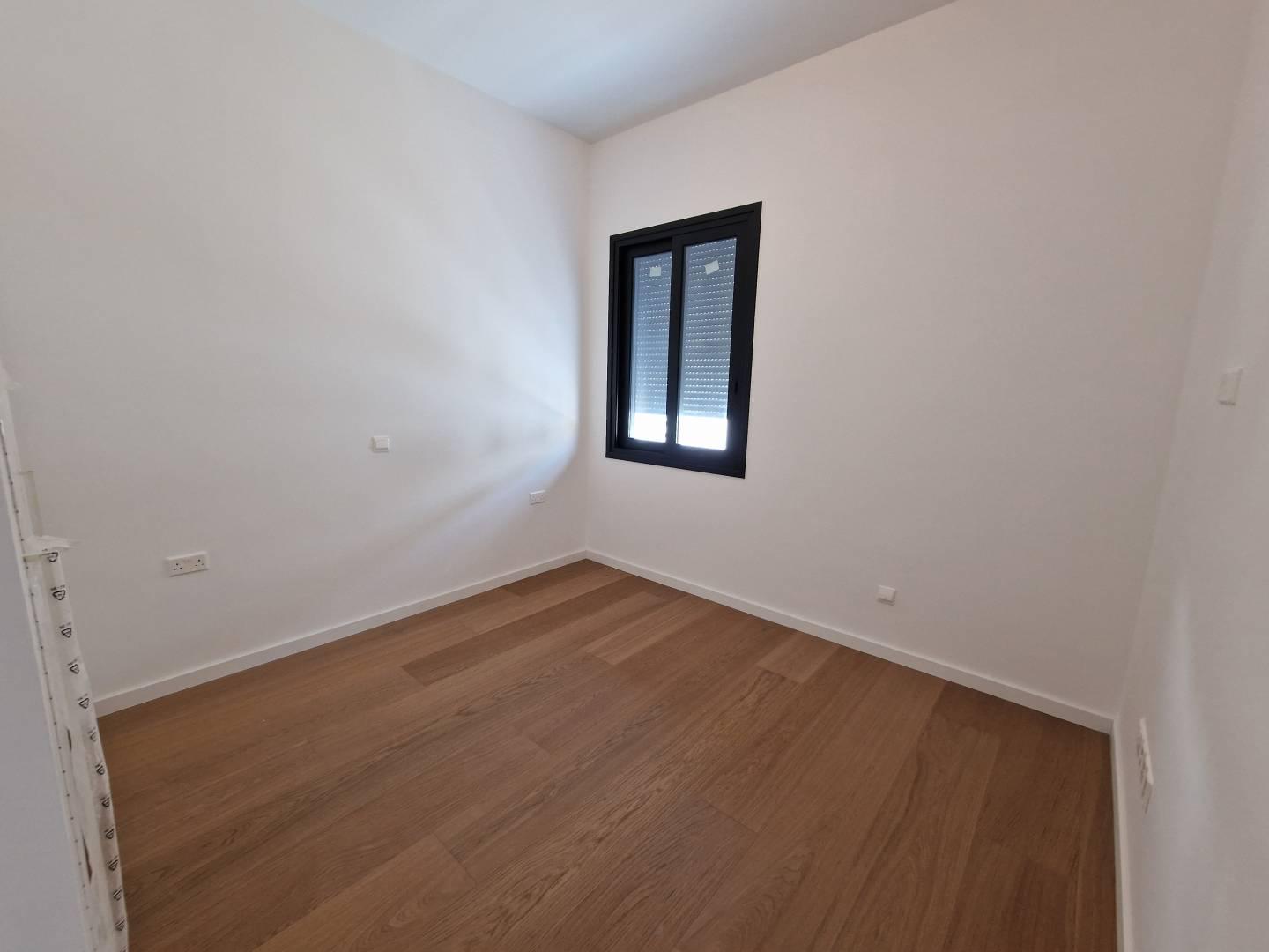 https://cache.vooxee.com/adverts/01/zx/01zxivok8dru7szou6mqy2le.jpg