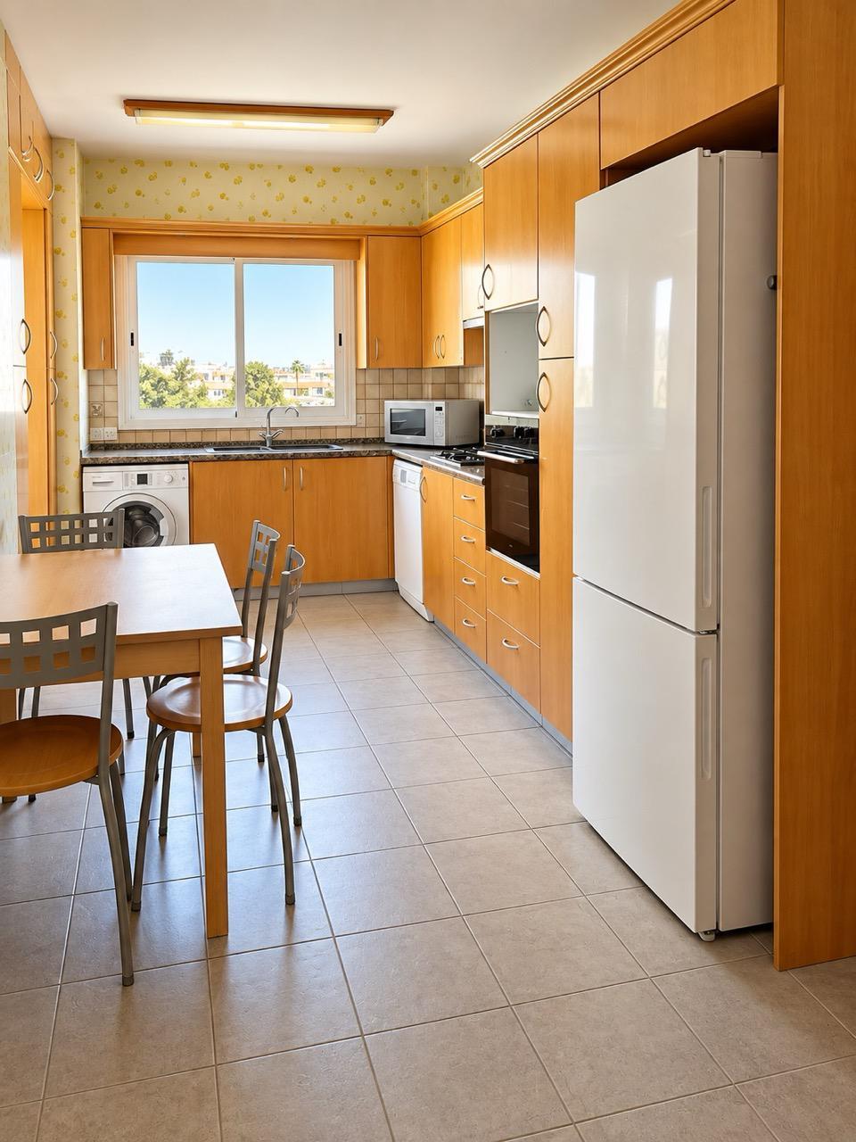 https://cache.vooxee.com/adverts/01/1u/011u8ea2bgn15iaoeu71es91.jpg