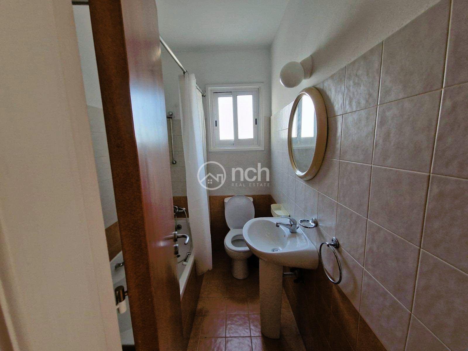 https://cache.vooxee.com/adverts/01/4h/014hmsds780cofb0bif3iboi.jpg
