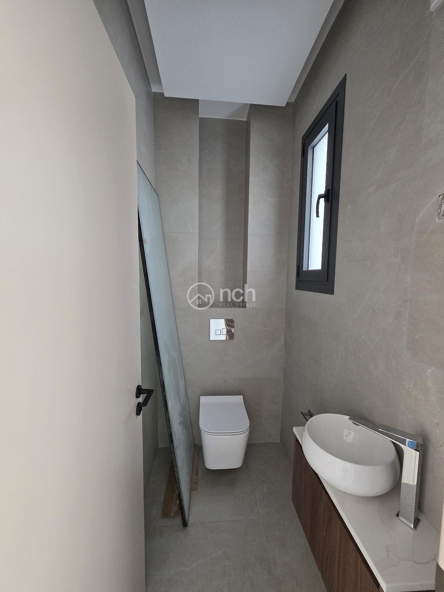 https://cache.vooxee.com/adverts/01/59/0159pfqy2liyw35jmmnweymj.jpg
