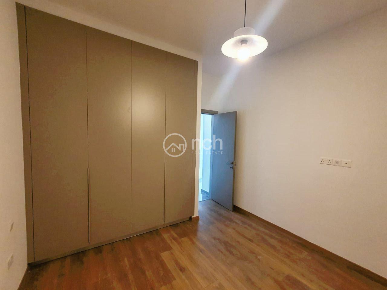 https://cache.vooxee.com/adverts/01/f7/01f7eo0vlc1n37nkn3fqchof.jpg