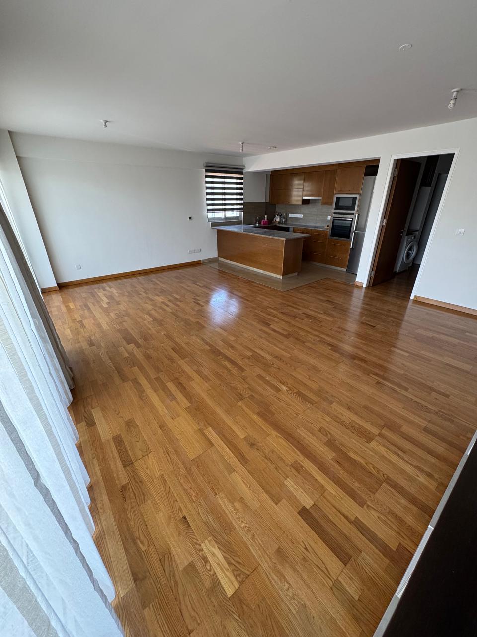 https://cache.vooxee.com/adverts/01/i9/01i92lg0ftpce5bqcehntv48.jpg
