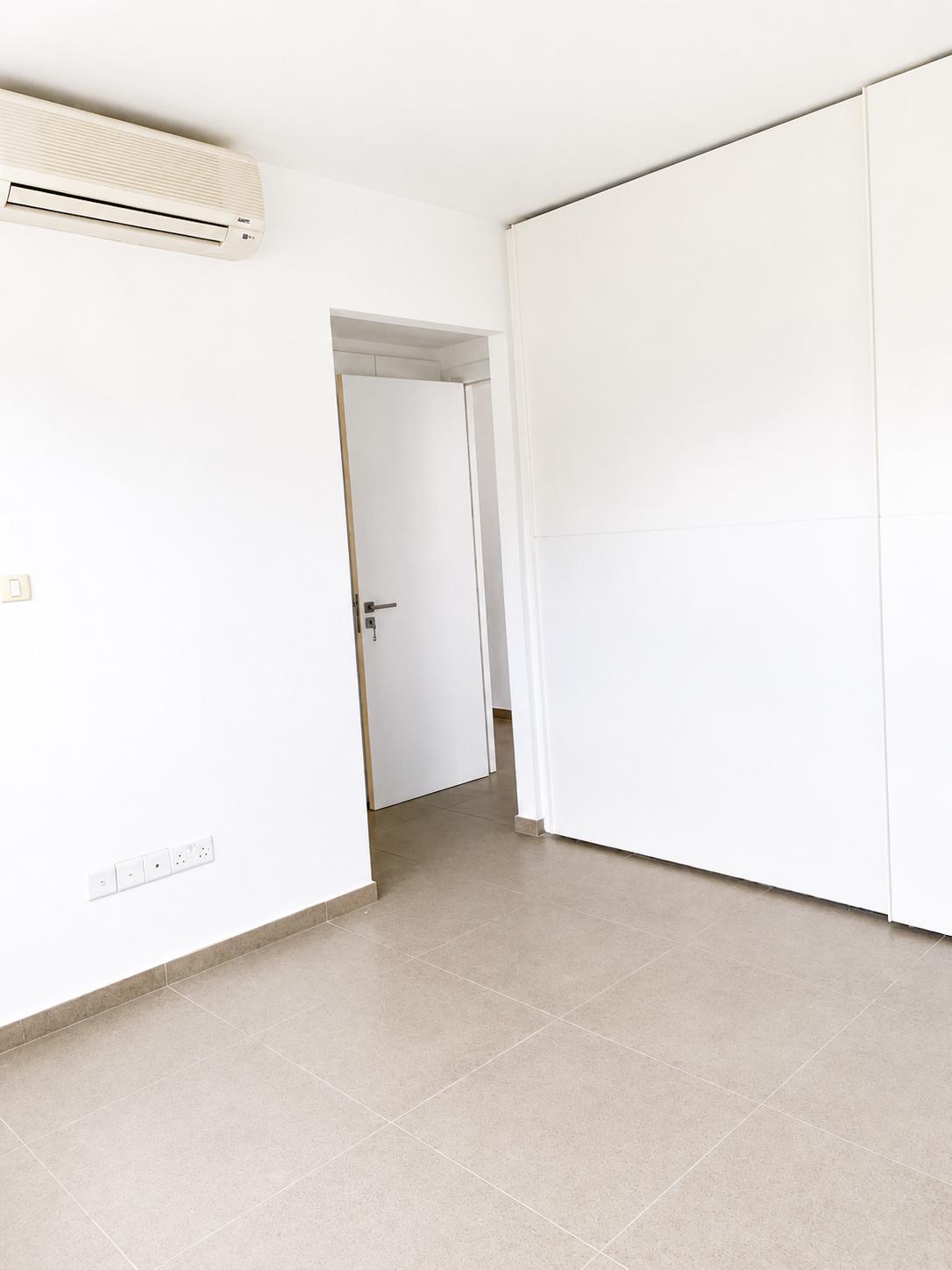 https://cache.vooxee.com/adverts/01/ki/01kic156qz118pwa2t4fzume.jpg