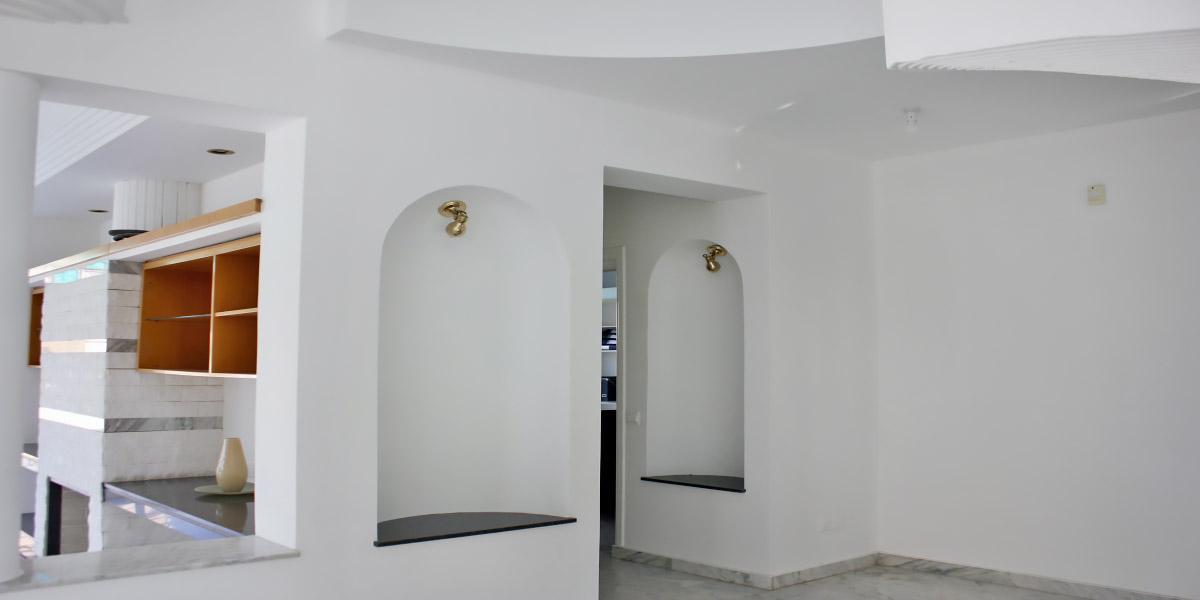 https://cache.vooxee.com/adverts/01/to/01toozvxlimhxhowm1unnduy.jpg